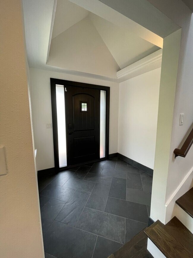 Building Photo - 4Bd/2.5Ba Seattle House