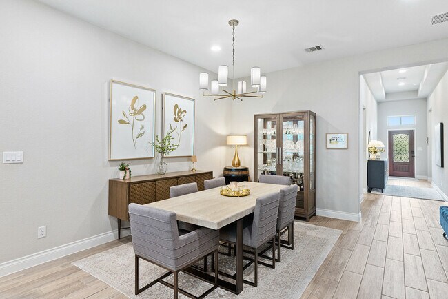 Building Photo - 104 Indian Paintbrush Trl