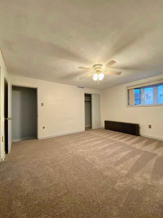 Building Photo - 1318 Sarah St