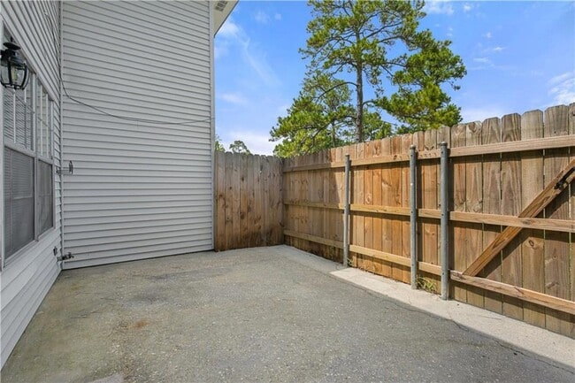 Building Photo - 1526 Richmond Dr
