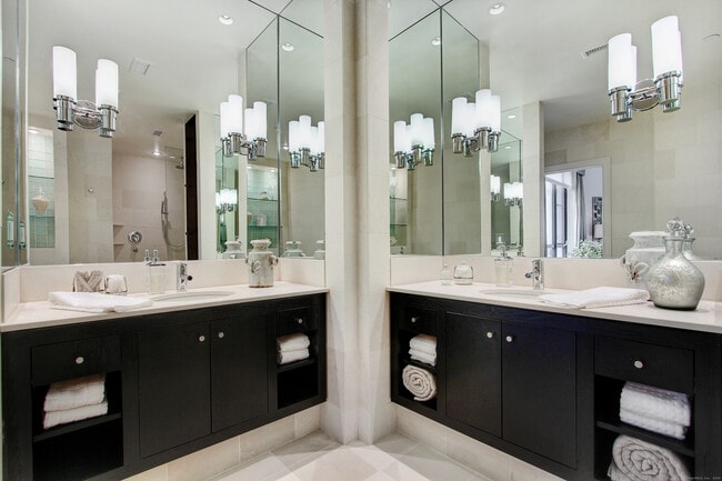 Building Photo - 100 Parrott Drive