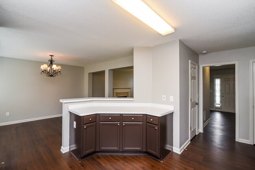 Building Photo - 4323 Chesapeake Trace