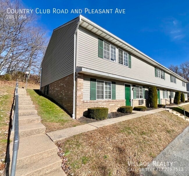 Building Photo - 605 Country Club Rd