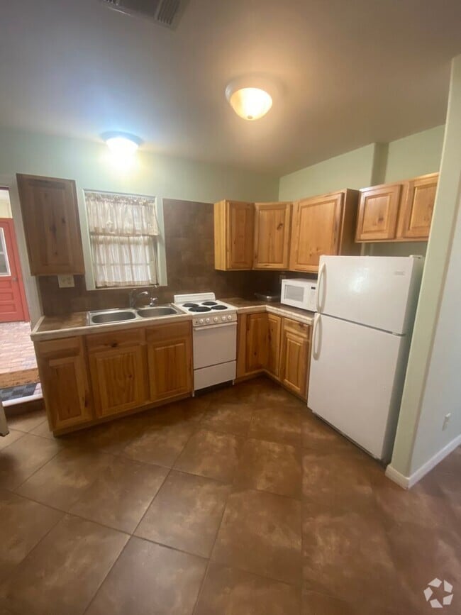 Building Photo - Cute 1 bedroom 1 bathroom unit with utilit...