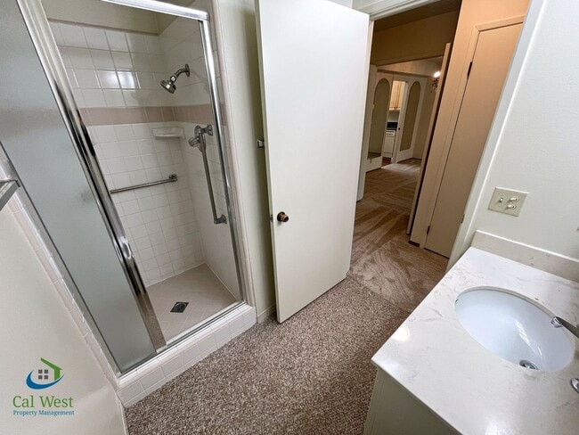 Building Photo - $2,695 - 2 Bed/2 Bath Retirement Resort Li...