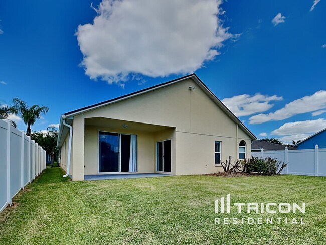 Building Photo - 31136 Whinsenton Dr