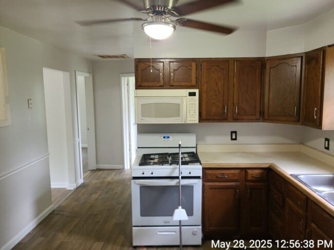 Building Photo - Nice 3BD/1BA