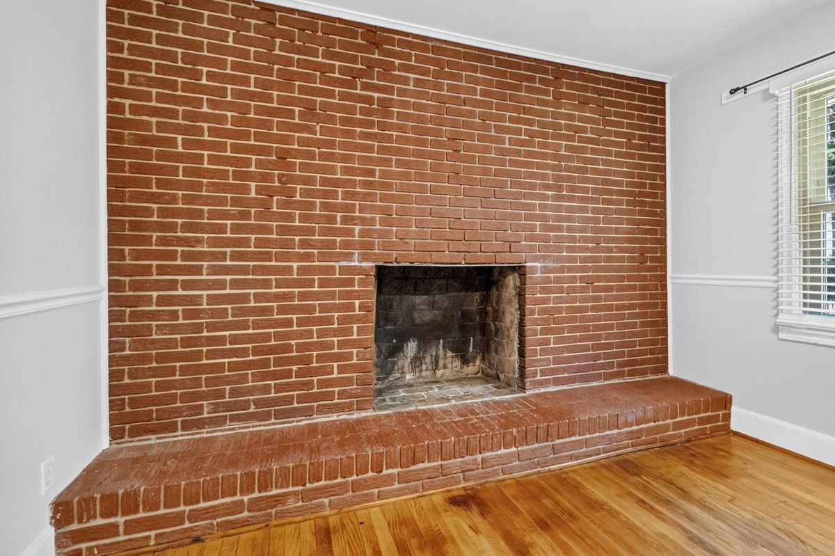 Building Photo - 1634 Van Buren Ave