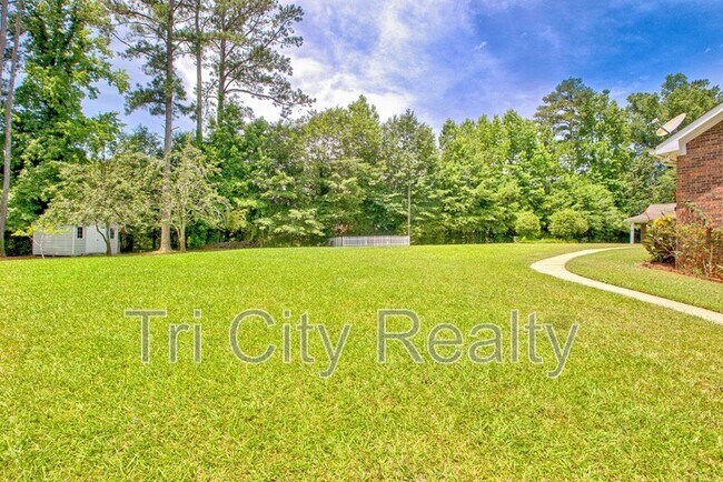 Building Photo - 630 Hawthorne Pl