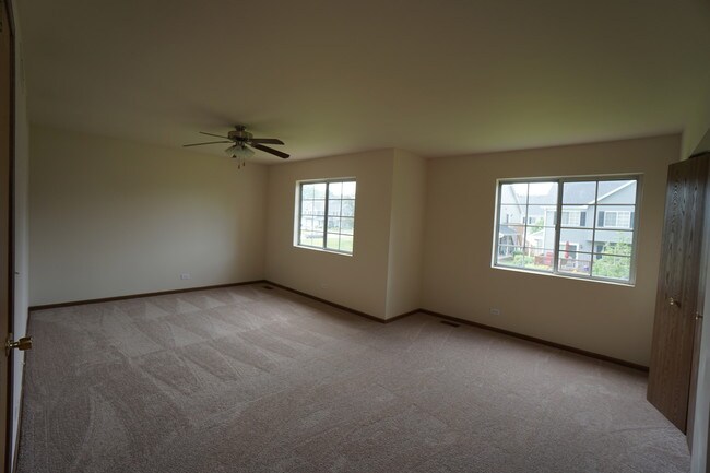 Building Photo - 455 Village Creek Dr