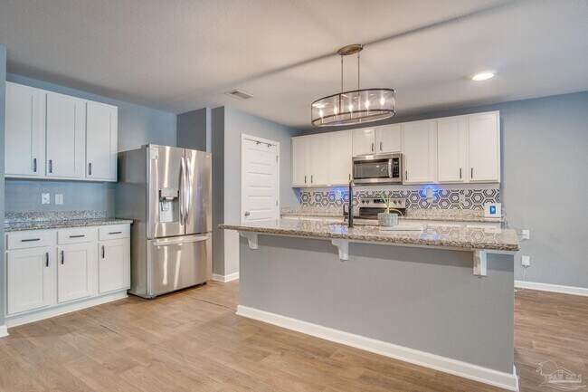 Building Photo - 4668 Red Oak Dr