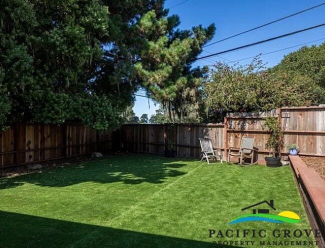 Building Photo - Charming 2-Bedroom Bungalow with Private Outdoor Space