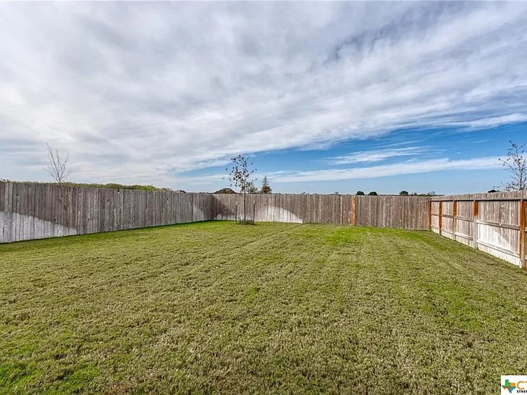 Building Photo - 308 Autumn Rouge