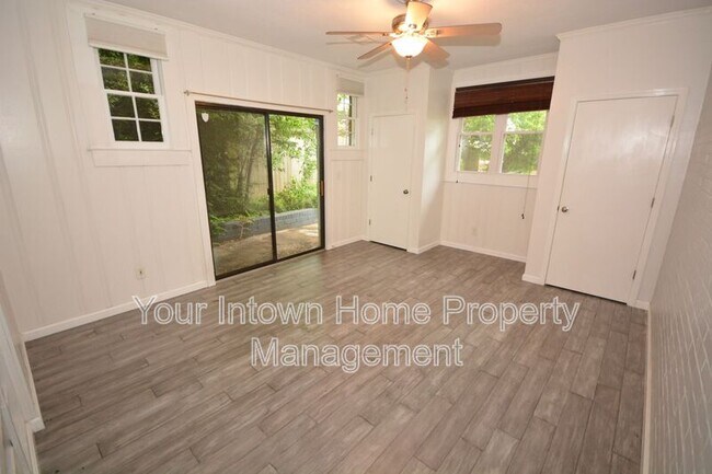 Building Photo - 1222 Crestwood Dr SE