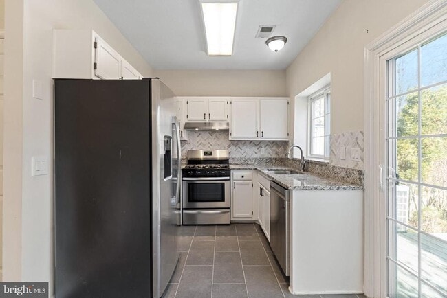 Building Photo - 7115 Strawn Ct