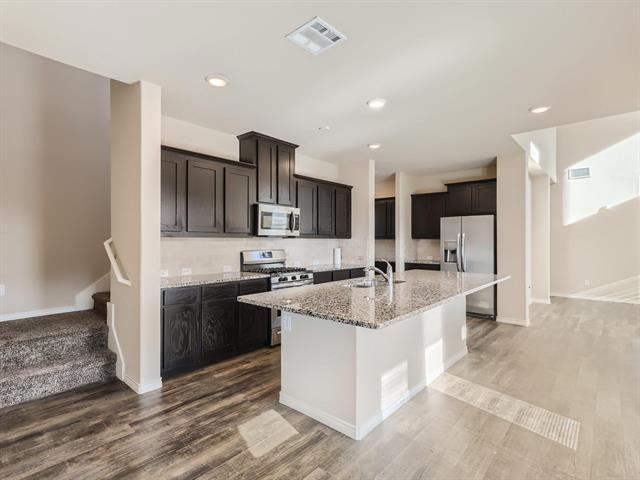 Building Photo - 2185 Barx Dr