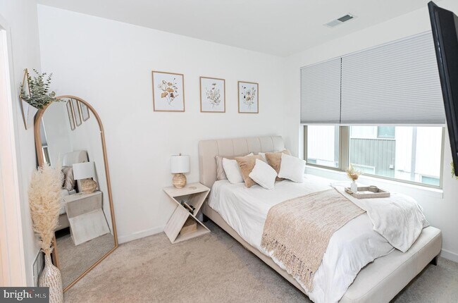 Building Photo - 3123 Beachview Ln