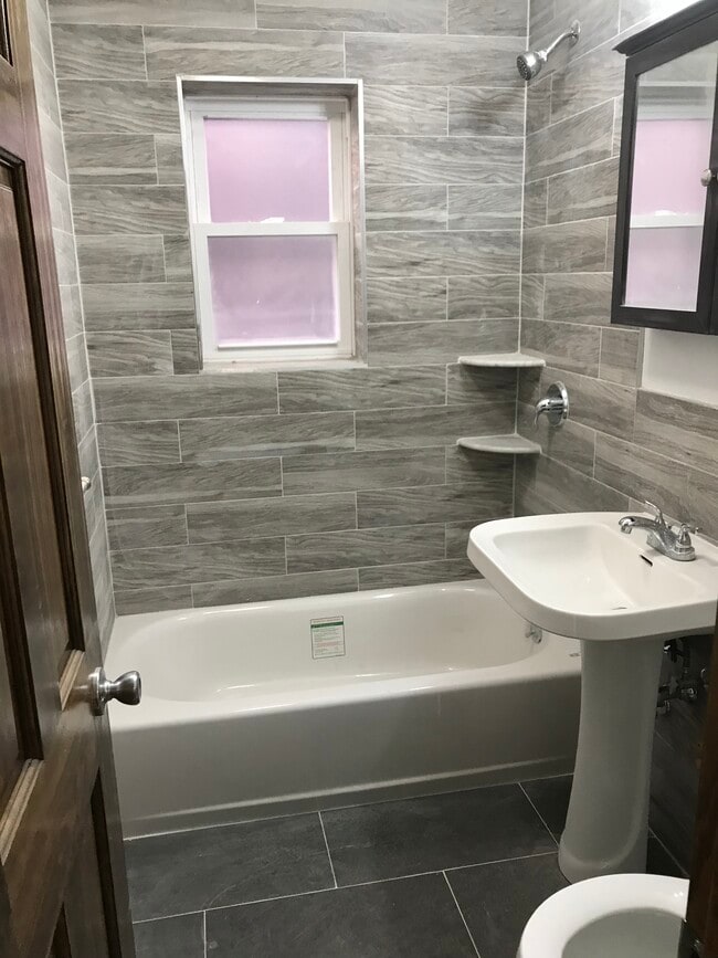 Building Photo - 3611 Waldo Ave