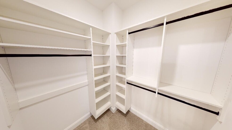 Building Photo - 221 Bluebell Dr