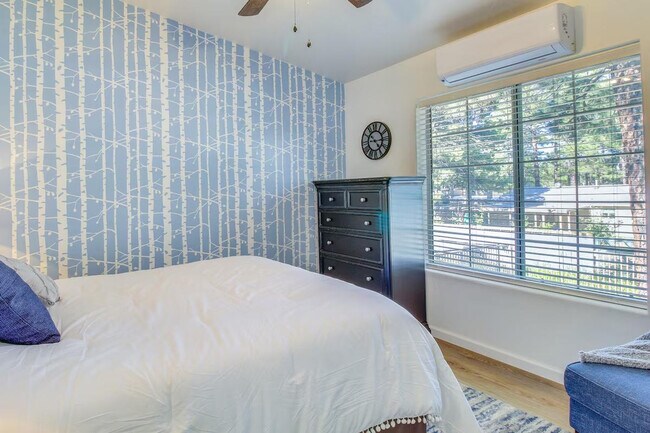 Building Photo - 311 S 16th St