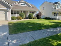 Building Photo - Beautiful 3 bed/2 bath rancher style home in Post Falls Idaho! Apply today!