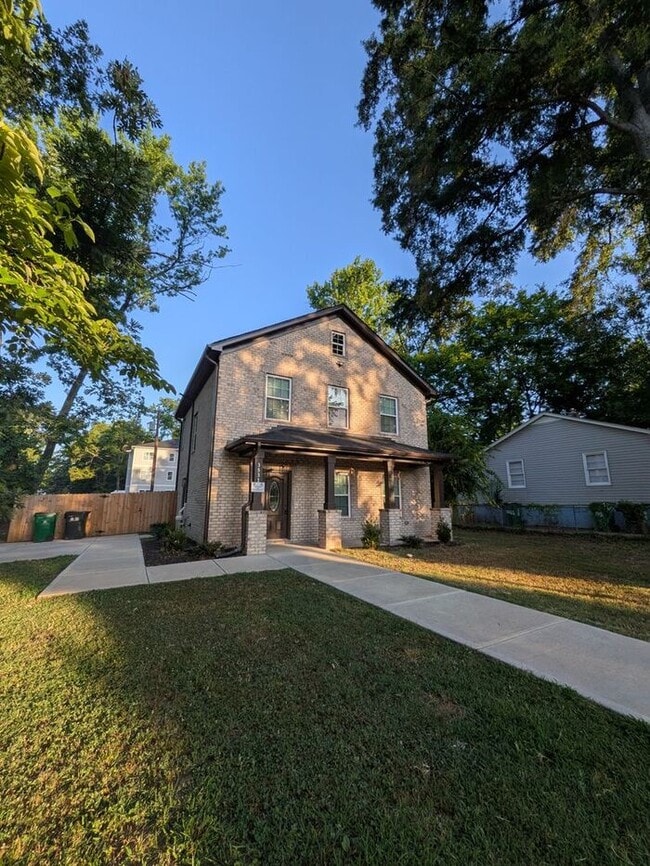Primary Photo - Stunning 3BD/2.5BA Home in Charlotte!
