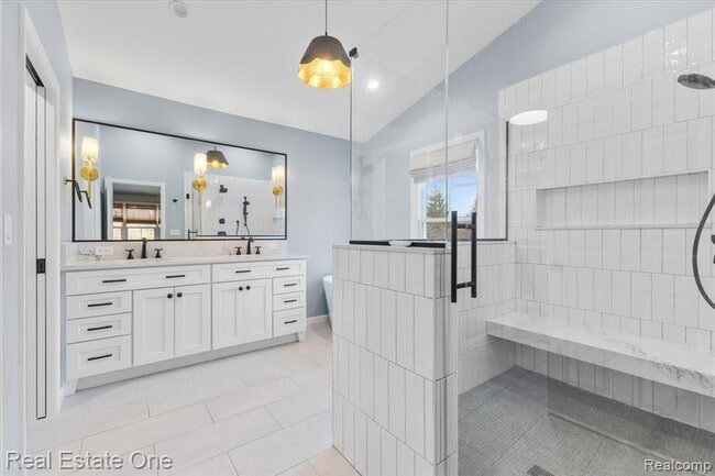 Building Photo - 1568 Grandview Dr