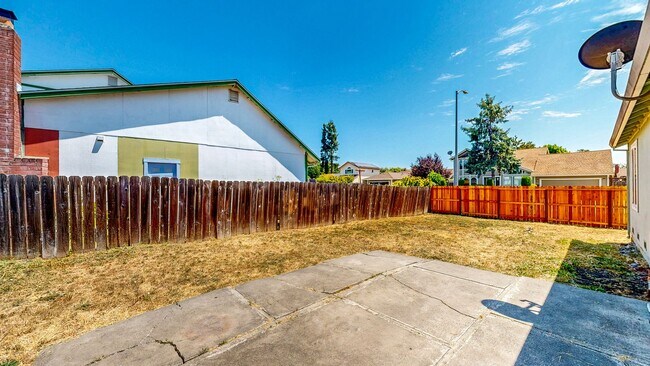 Building Photo - 8690 Lords Manor Way