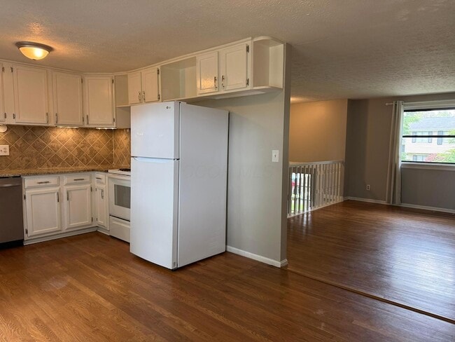 Building Photo - 2348 Warfield Dr