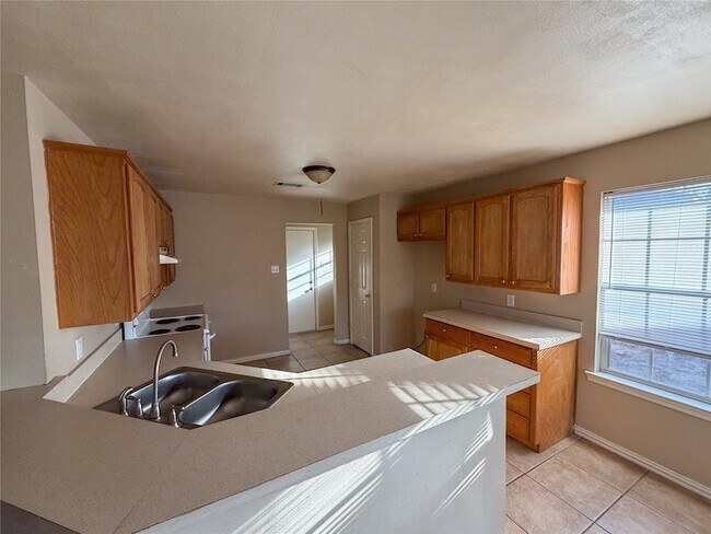 Building Photo - 1126 W Hunt St