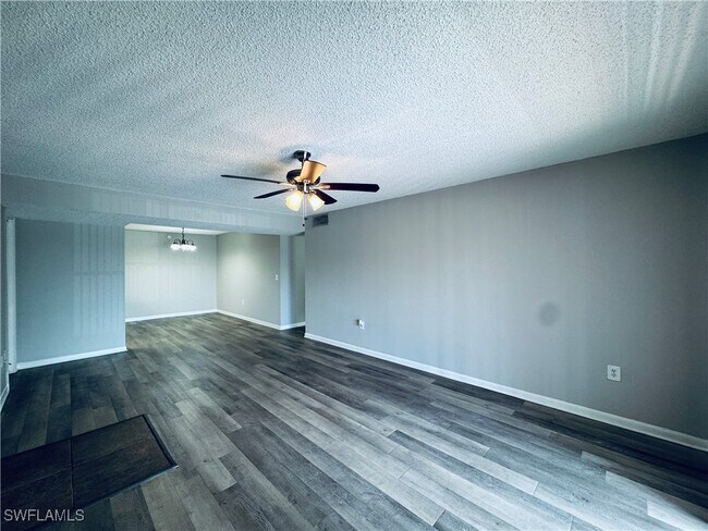 Building Photo - 12622 Kenwood Ln