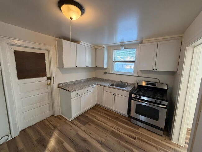 Building Photo - 3449 N Oketo Ave