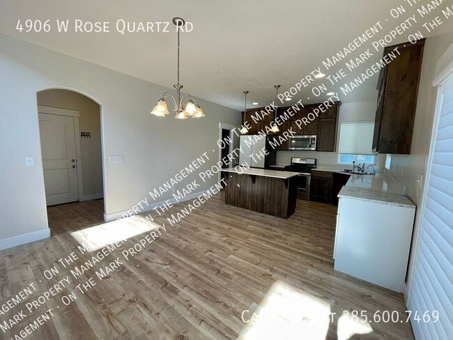 Building Photo - 4906 W Rose Quartz