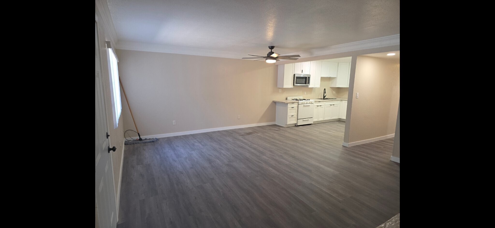 Building Photo - 5917 Streamview Dr