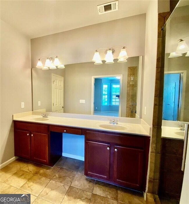 Building Photo - 3322 Castleberry Village Dr