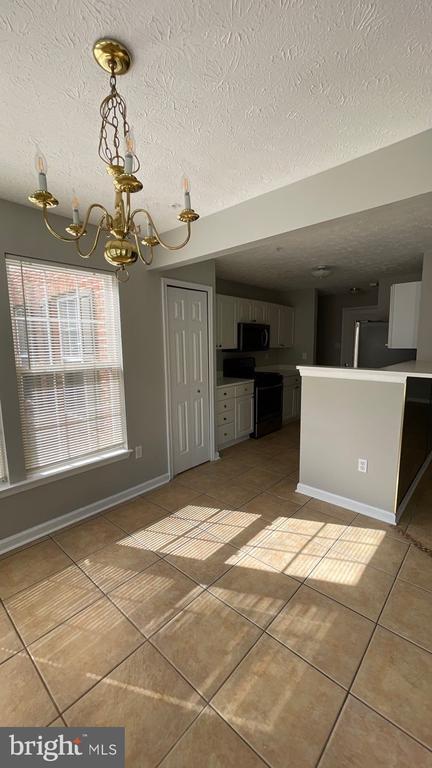 Building Photo - 4915 Riders Ct