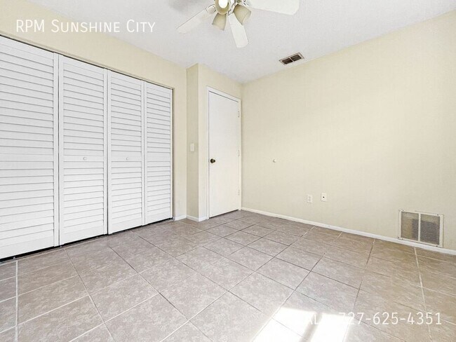 Building Photo - 4624 73rd Ave N