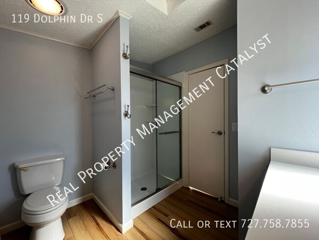 Building Photo - 119 Dolphin Dr S