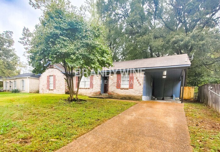Building Photo - 3685 Naylor Dr