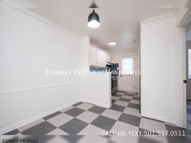 Building Photo - Great new Apartment in MacArthur Park Area...