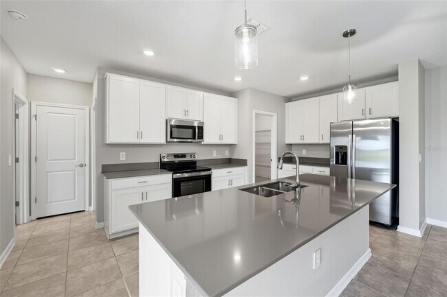 Building Photo - 724 Daring Dr