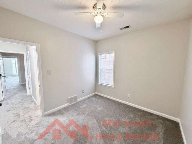 Building Photo - 2150 Berry Bush Ln