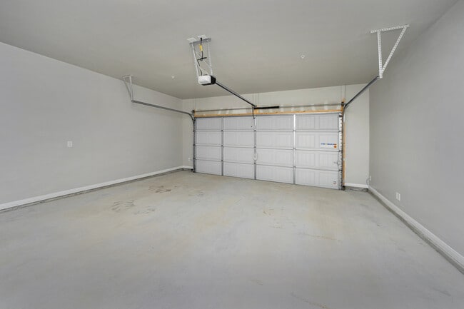 Building Photo - 4089 Cross Park Dr