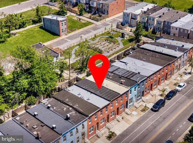 Building Photo - 2028 E Preston St