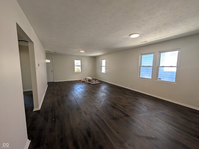 Building Photo - 451 W 26th St