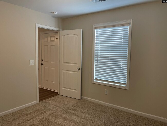 Building Photo - 320 Jubilee Clock Dr