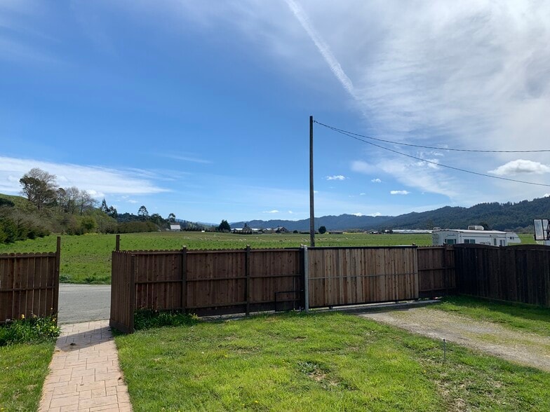 Front patio View - 2736 McDermott St