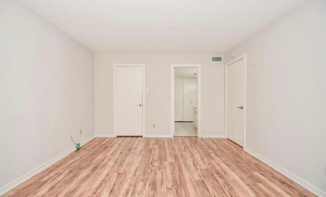 Building Photo - 2333 Bering Dr