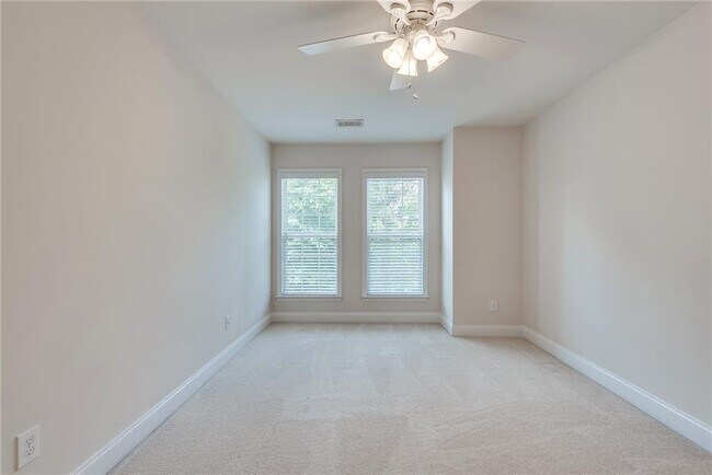 Building Photo - 4905 Greylock Walk SE
