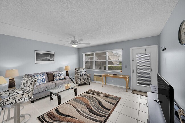 Building Photo - 371 Durham Cir